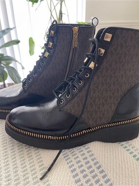 Michael Kors Women’s Black/Brown Logo Combat Boots size 9.5